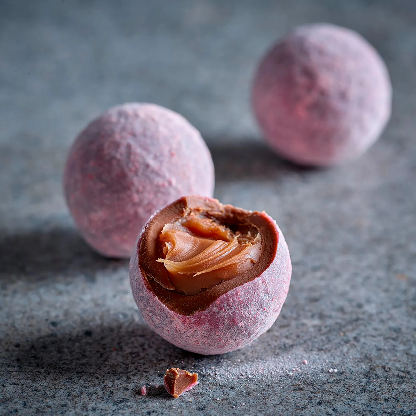 Pink Champagne Chocolate Truffles Selector<Hotel Chocolat Hot